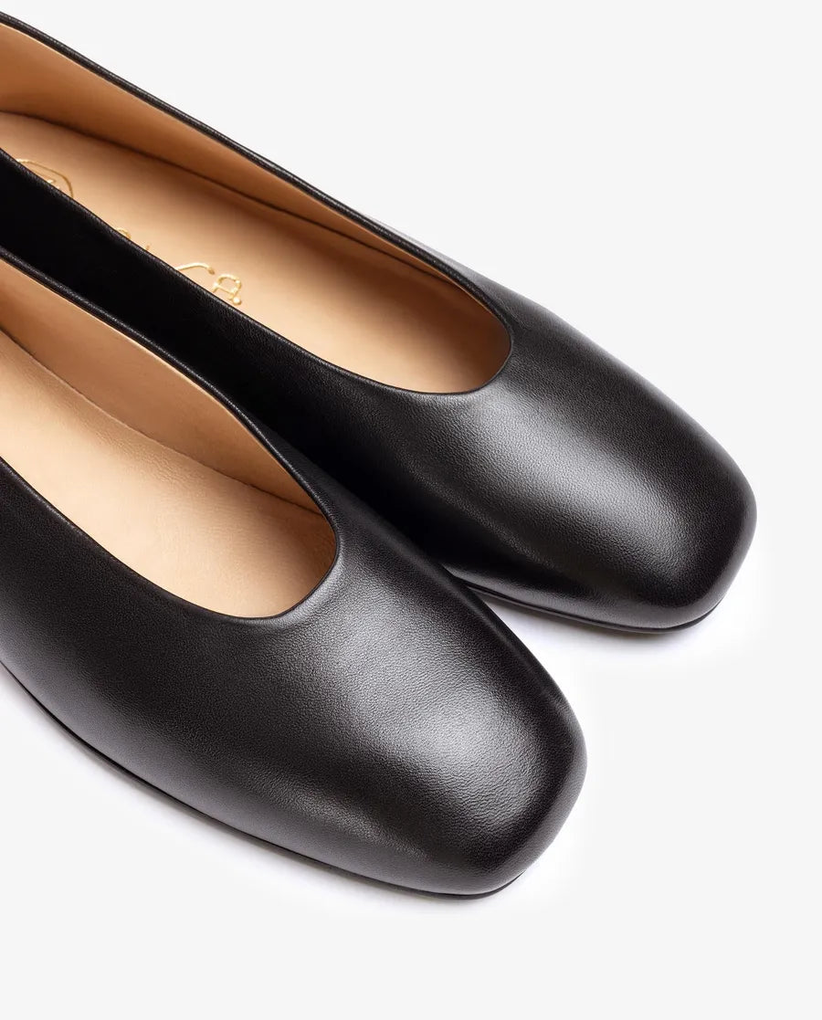 Ballerina a Punta Quadrata in Pelle Nera – Pointure