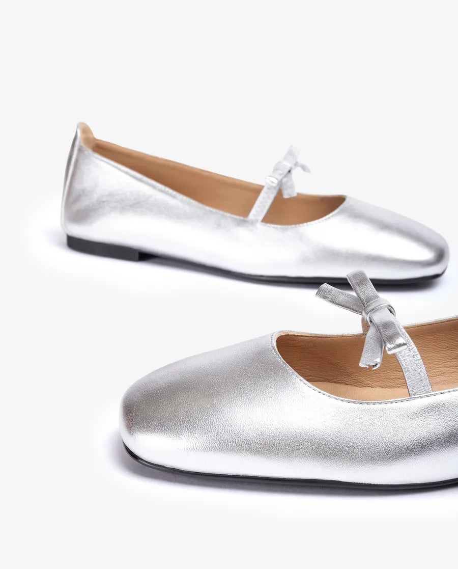 Ballerina a Punta Quadrata in Pelle Argento – Pointure