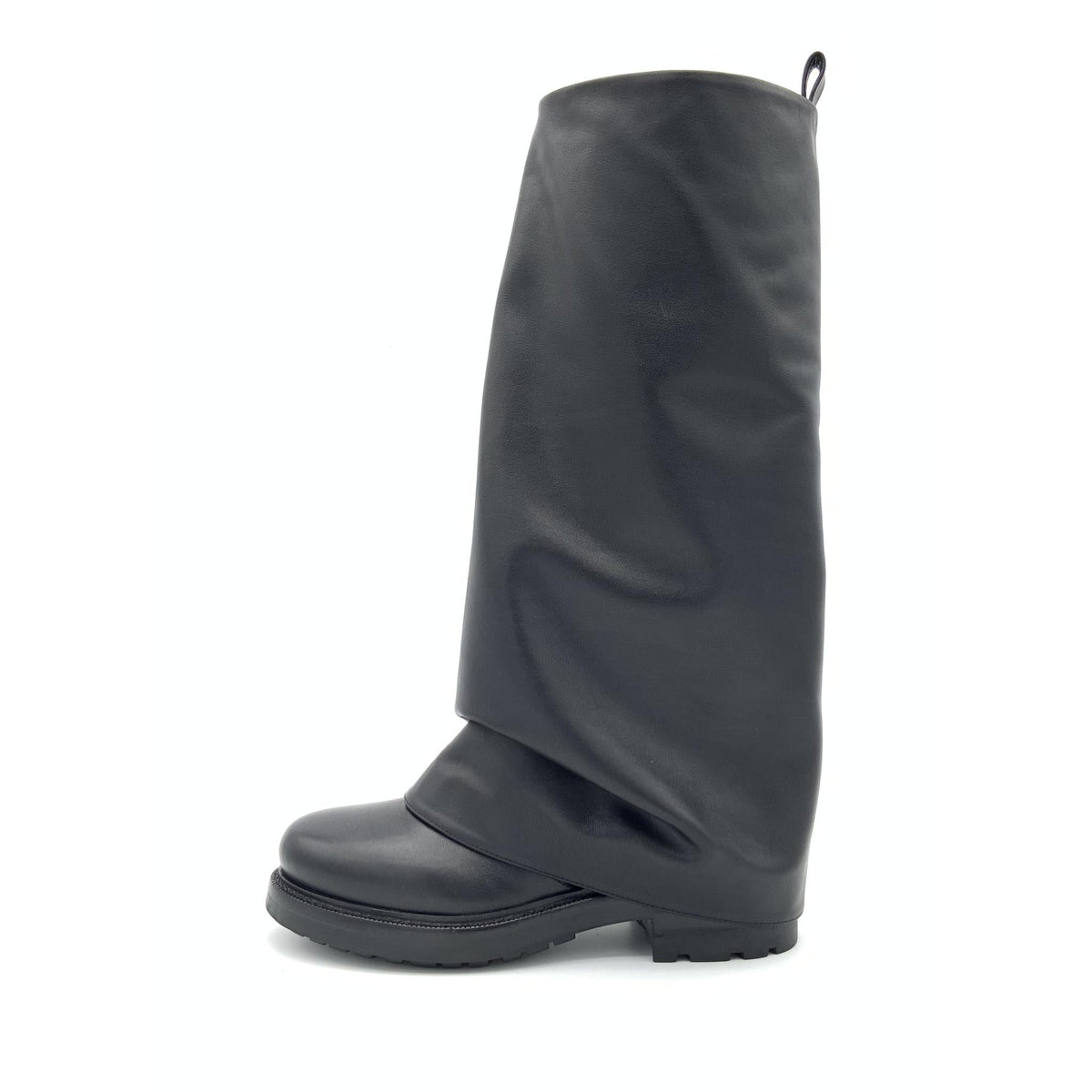Stivale Alto in Pelle Nera Morbida con Suola Carrarmato – Pointure